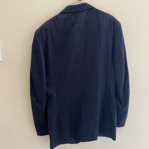 Navy blue like new pinstripe suit 42 long - Picture 3 of 7